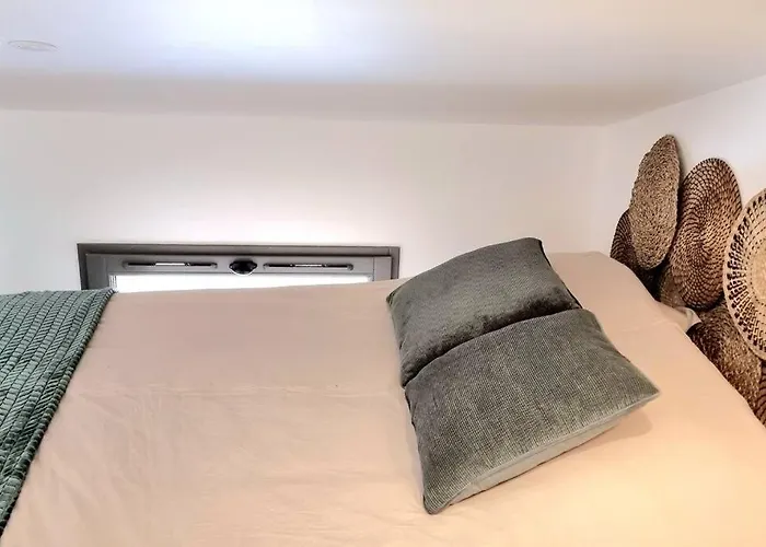 Cocon Sous Les Toits - Metro Jeanne D'arc - Gare *